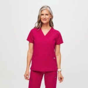 Figs Women's Hot Pink Scrub Set